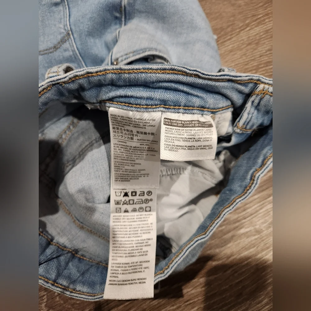 Levi's Women's Light Blue Ripped Skinny Jeans Size 26 - Picture 7 of 10